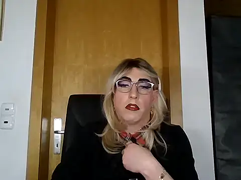 AgnesCross39 online show from 16, 12, 2025