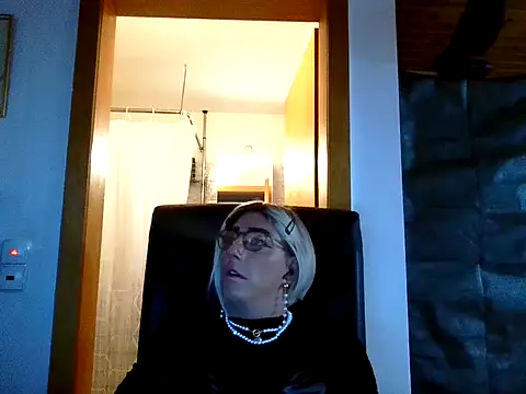 AgnesCross39 online show from 14, 11, 2025