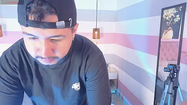 zoemartin  online show from 11, 11, 2025