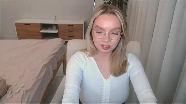 PolinaXXXXJones online show from 5, 11, 2025