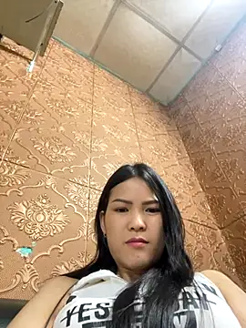 Snapshot of Beolulu chatting on 7, 11, 2025 Beolulu online show from 7, 11, 2025