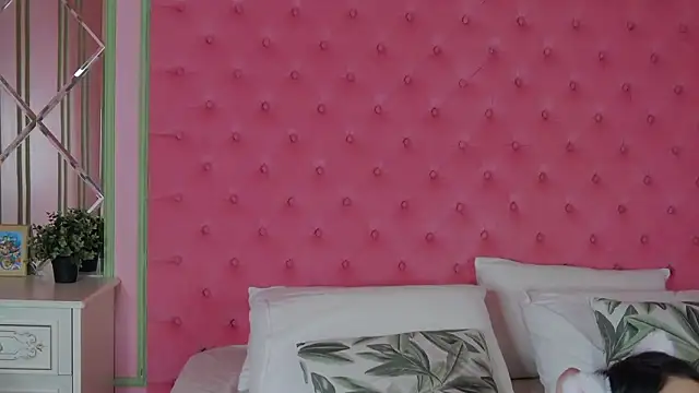 Ruby de Cherry online show from 1, 2, 2026