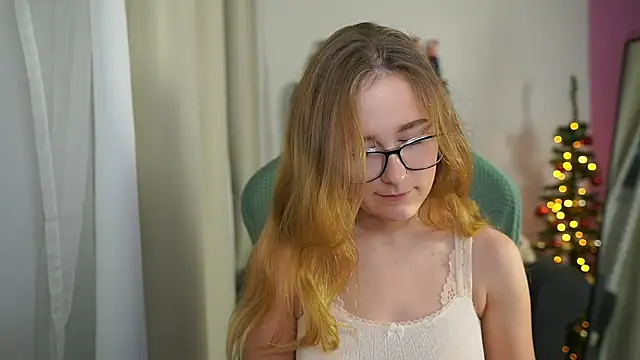 glossy babe  online show from 23, 12, 2025