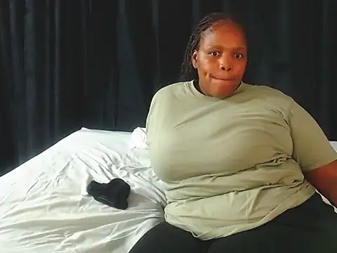 Snapshot of StunningChunky chatting on 6, 11, 2025 StunningChunky online show from 6, 11, 2025