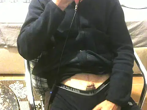 Snapshot of ellsaBunny chatting on 7, 11, 2025 ellsaBunny online show from 7, 11, 2025