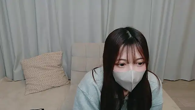 yuki-0303 online show from 5, 11, 2025