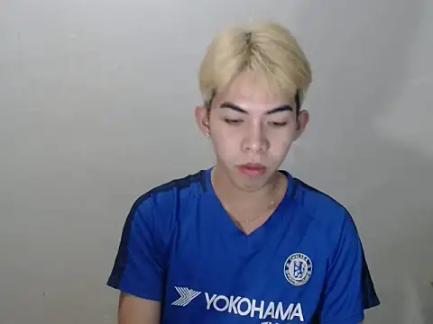 Snapshot of Urhotsilverboy chatting on 9, 6, 2026 Urhotsilverboy online show from 9, 6, 2026