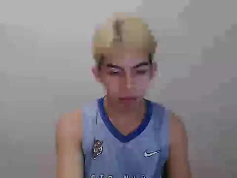 Snapshot of Urhotsilverboy chatting on 13, 6, 2026 Urhotsilverboy online show from 13, 6, 2026