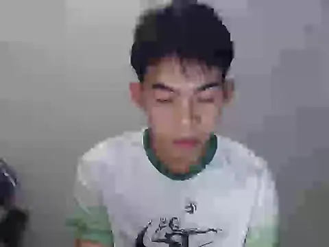 Snapshot of Urhotsilverboy chatting on 10, 7, 2026 Urhotsilverboy online show from 10, 7, 2026