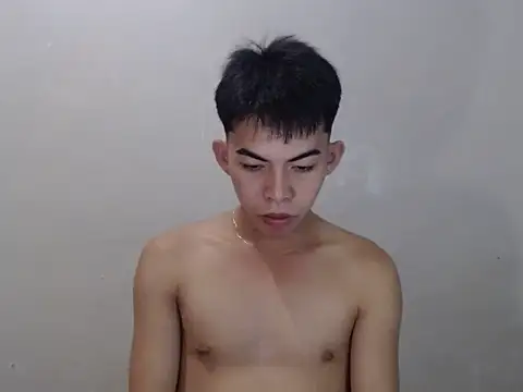 Snapshot of Urhotsilverboy chatting on 2, 5, 2026 Urhotsilverboy online show from 2, 5, 2026