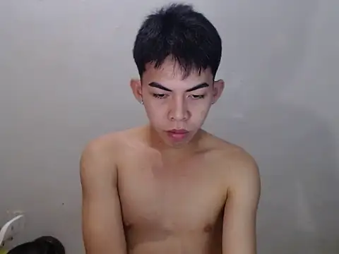 Snapshot of Urhotsilverboy chatting on 24, 6, 2026 Urhotsilverboy online show from 24, 6, 2026