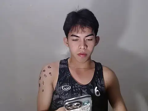 Urhotsilverboy online show from 22, 4, 2026