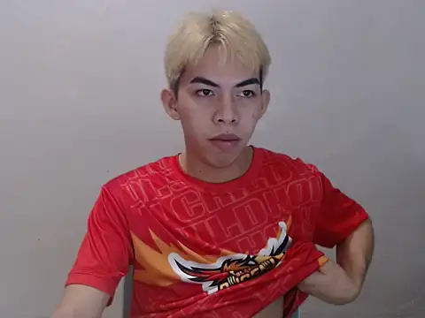 Snapshot of Urhotsilverboy chatting on 4, 6, 2026 Urhotsilverboy online show from 4, 6, 2026