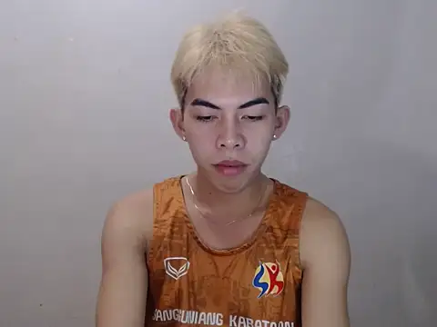 Snapshot of Urhotsilverboy chatting on 29, 5, 2026 Urhotsilverboy online show from 29, 5, 2026