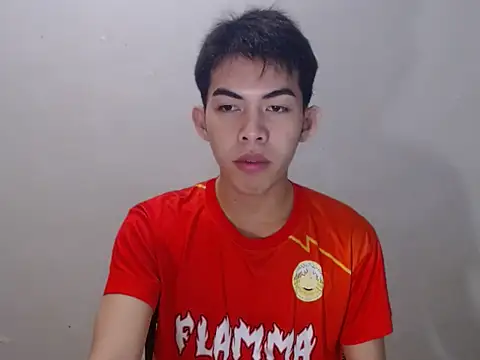 Snapshot of Urhotsilverboy chatting on 9, 7, 2026 Urhotsilverboy online show from 9, 7, 2026