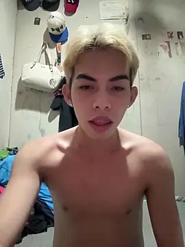 Snapshot of Urhotsilverboy chatting on 10, 6, 2026 Urhotsilverboy online show from 10, 6, 2026