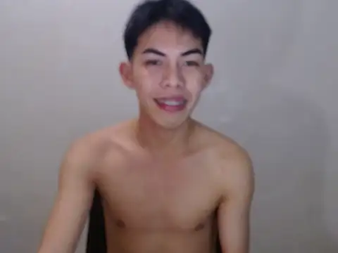 Snapshot of Urhotsilverboy chatting on 21, 6, 2026 Urhotsilverboy online show from 21, 6, 2026