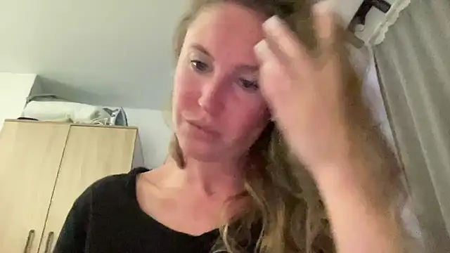 Snapshot of Ameli8 chatting on 14, 11, 2025 Ameli8 online show from 14, 11, 2025