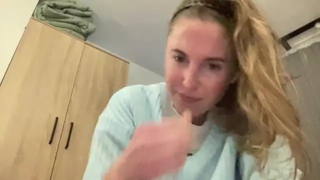 Snapshot of Ameli8 chatting on 19, 12, 2025 Ameli8 online show from 19, 12, 2025