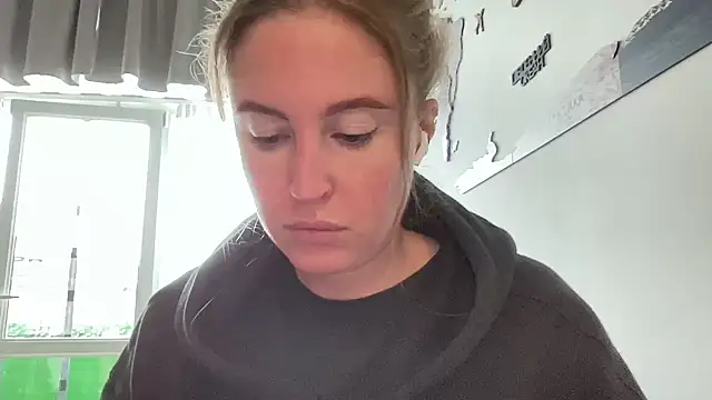 Snapshot of Ameli8 chatting on 11, 11, 2025 Ameli8 online show from 11, 11, 2025