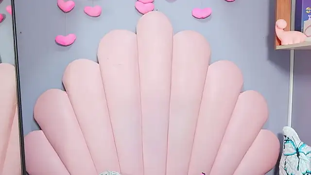 luci miller online show from 26, 5, 2026