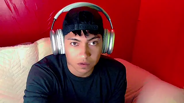 Snapshot of LPYsami773 chatting on 8, 11, 2025 LPYsami773 online show from 8, 11, 2025