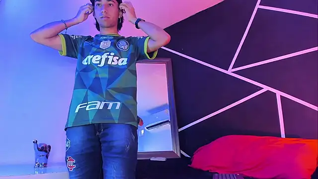 Austin Santos  online show from 7, 11, 2025