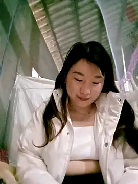 Snapshot of Helen_kelly chatting on 13, 11, 2025 Helen kelly online show from 13, 11, 2025