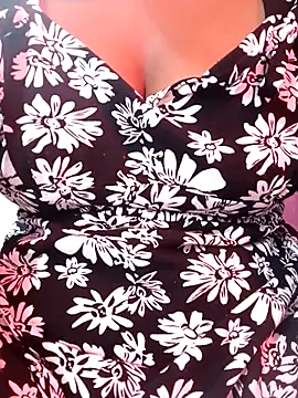 Snapshot of Rihasna chatting on 6, 11, 2025 Rihasna online show from 6, 11, 2025