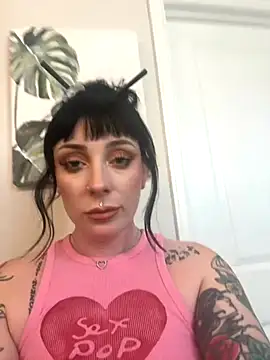 Snapshot of LoveDovexxx chatting on 6, 11, 2025 LoveDovexxx online show from 6, 11, 2025
