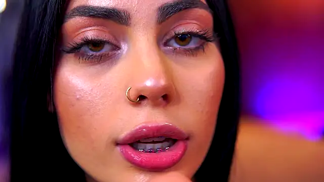 RavennaDArcy online show from 16, 12, 2025