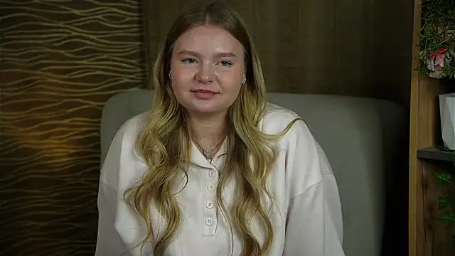 Snapshot of TorieDeeb chatting on 6, 11, 2025 TorieDeeb online show from 6, 11, 2025