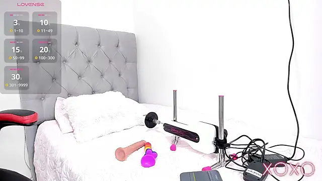 Nyra lux16 online show from 14, 12, 2025