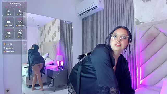 Snapshot of Chloe-Jones1 chatting on 20, 11, 2025 Chloe-Jones1 online show from 20, 11, 2025