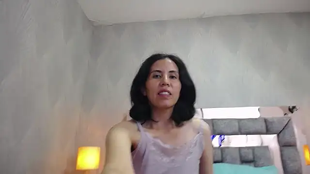 Snapshot of GiselaZivic chatting on 7, 5, 2026 GiselaZivic online show from 7, 5, 2026