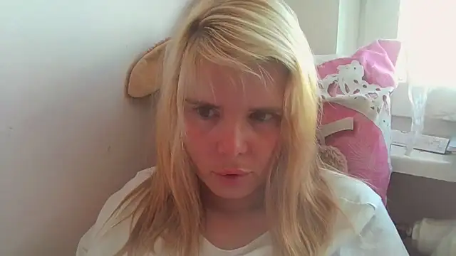 Snapshot of HornyElena chatting on 8, 6, 2026 HornyElena online show from 8, 6, 2026
