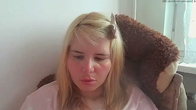 Snapshot of HornyElena chatting on 3, 6, 2026 HornyElena online show from 3, 6, 2026