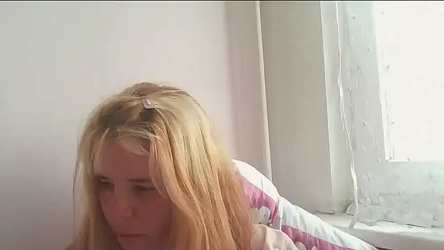 Snapshot of HornyElena chatting on 10, 6, 2026 HornyElena online show from 10, 6, 2026
