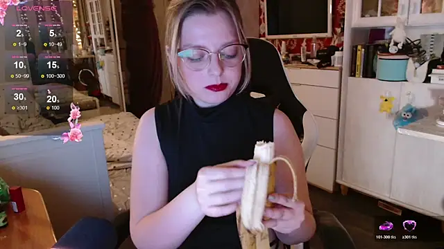 dominyantrix online show from 15, 11, 2025