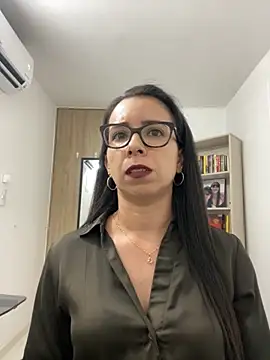 Snapshot of Vicky_ro chatting on 12, 11, 2025 Vicky ro online show from 12, 11, 2025