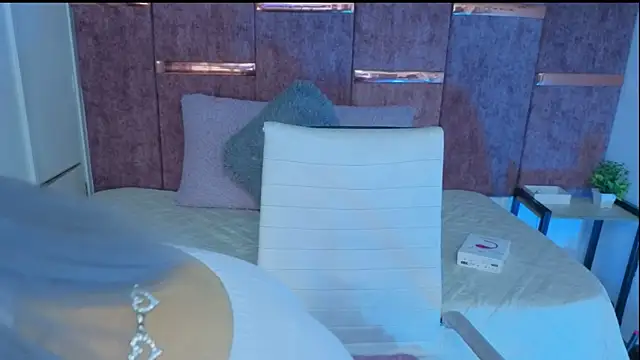  ViolletteNoir  online show from 10, 1, 2026