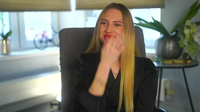 FreidaLerew online show from 6, 11, 2025