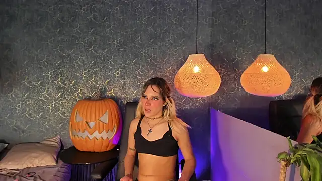Snapshot of barbie_moon chatting on 6, 11, 2025 barbie moon online show from 6, 11, 2025
