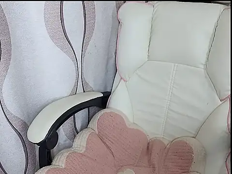 Molly-1997 online show from 10, 11, 2025