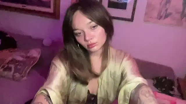 Snapshot of angelgirl98 chatting on 6, 4, 2026 angelgirl98 online show from 6, 4, 2026