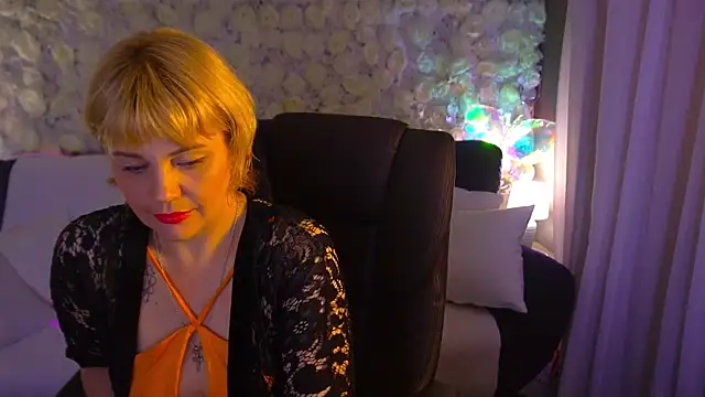 Snapshot of AmaraNights chatting on 8, 6, 2026 AmaraNights online show from 8, 6, 2026