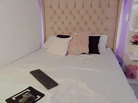 Snapshot of cheerry_moon chatting on 7, 11, 2025 cheerry moon online show from 7, 11, 2025