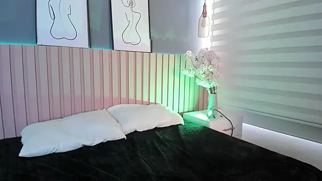 Snapshot of karo_linee1 chatting on 9, 11, 2025 karo linee1 online show from 9, 11, 2025