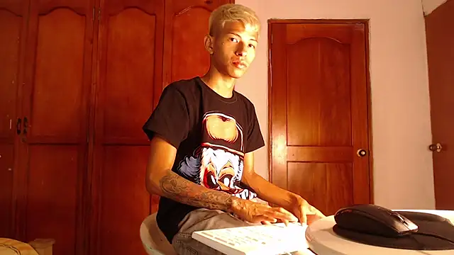 Tessachains 2  online show from 3, 3, 2026