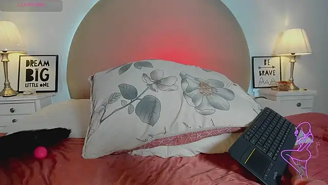 honey vixen  online show from 19, 2, 2026